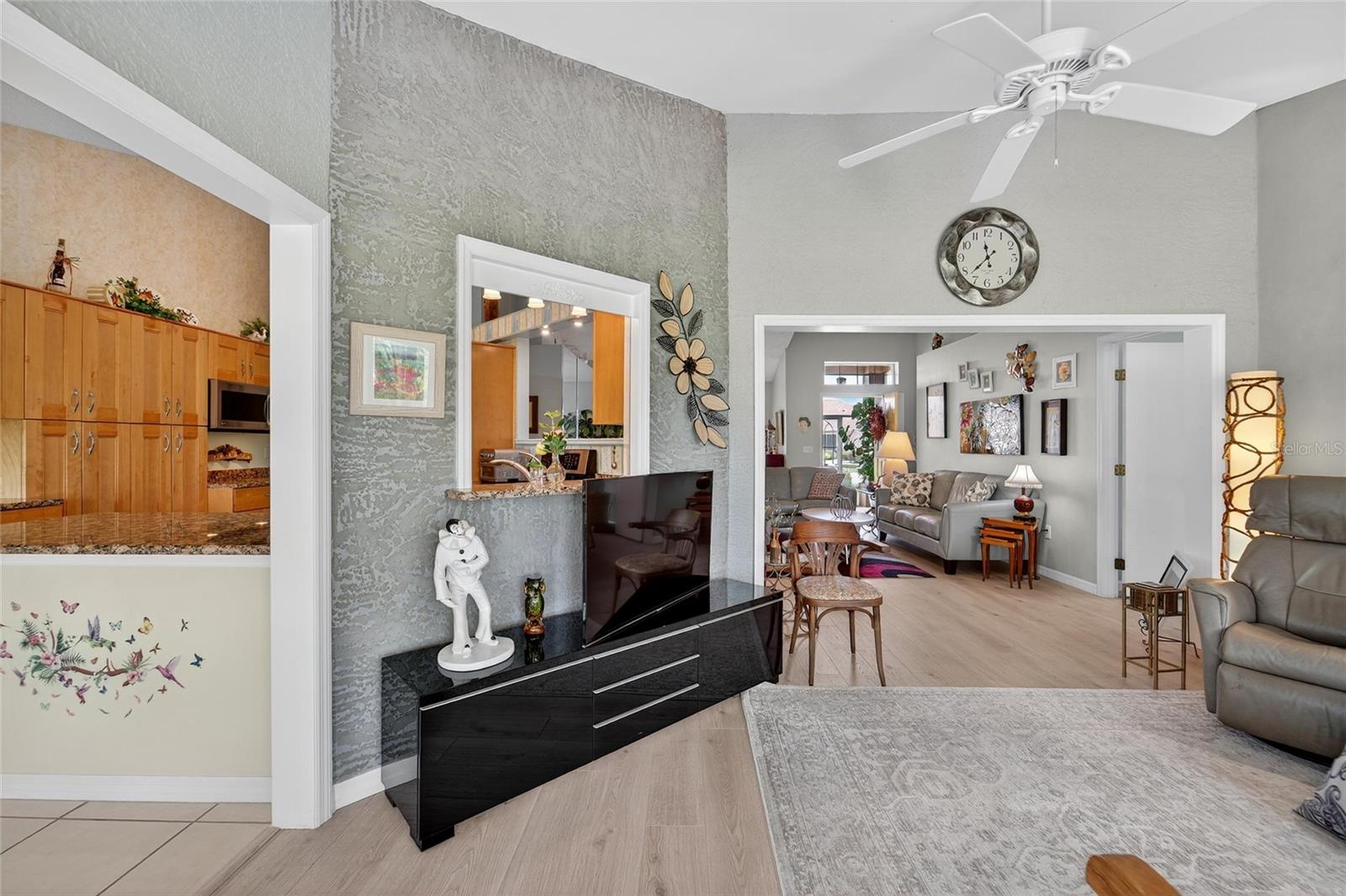 326 CALOOSA PALMS CT, SUN CITY CENTER, FL, 33573