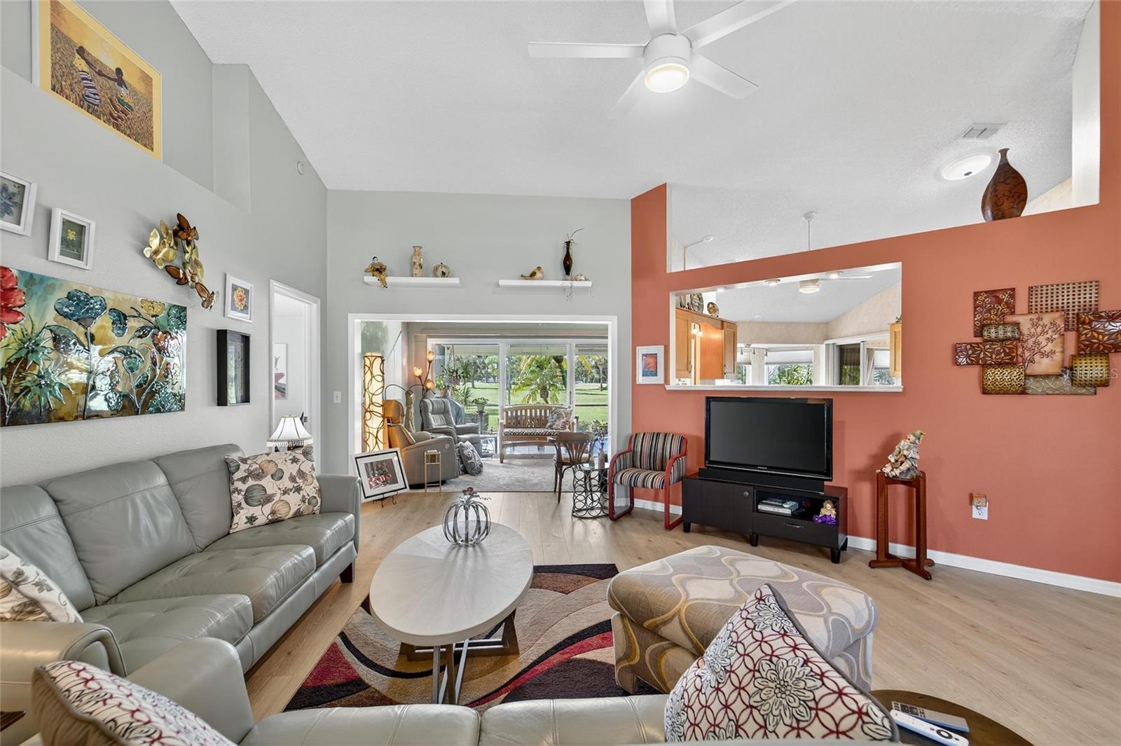 326 CALOOSA PALMS CT, SUN CITY CENTER, FL, 33573