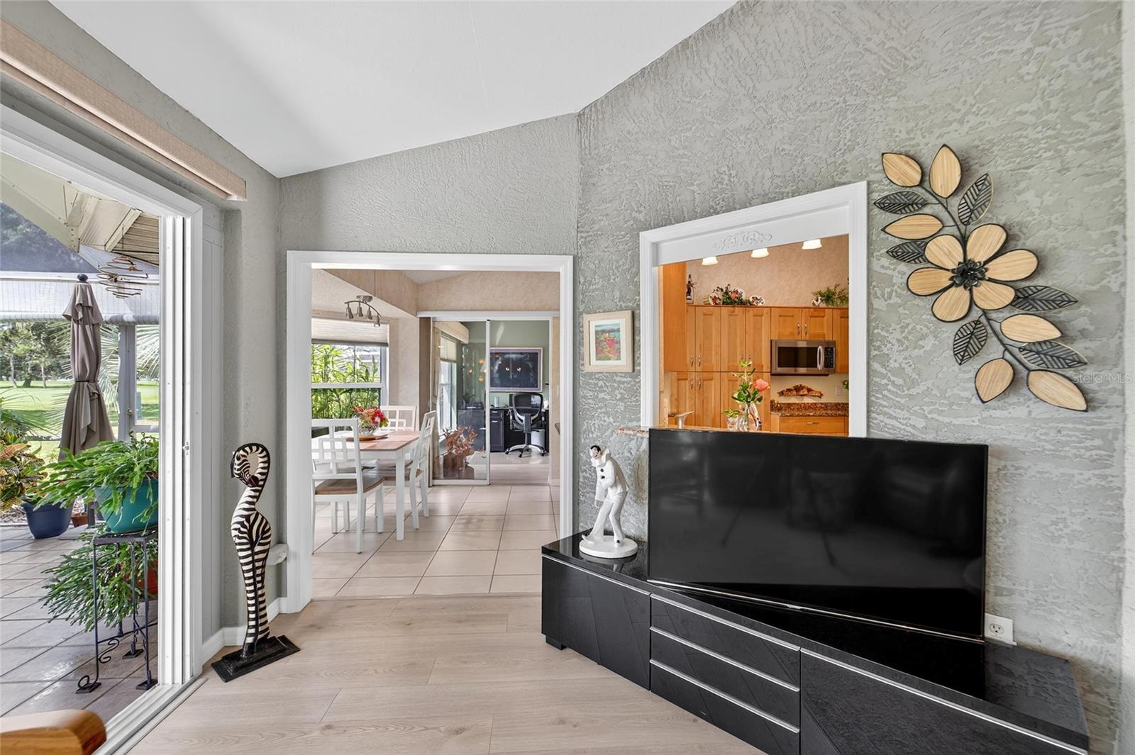 326 CALOOSA PALMS CT, SUN CITY CENTER, FL, 33573