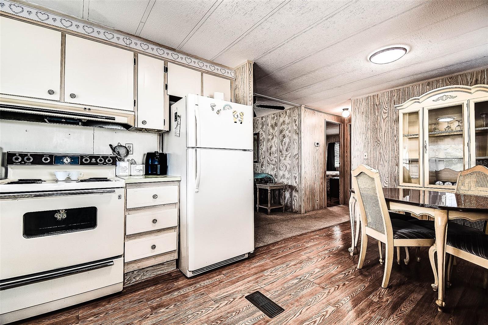 TB8436761 Property Photo