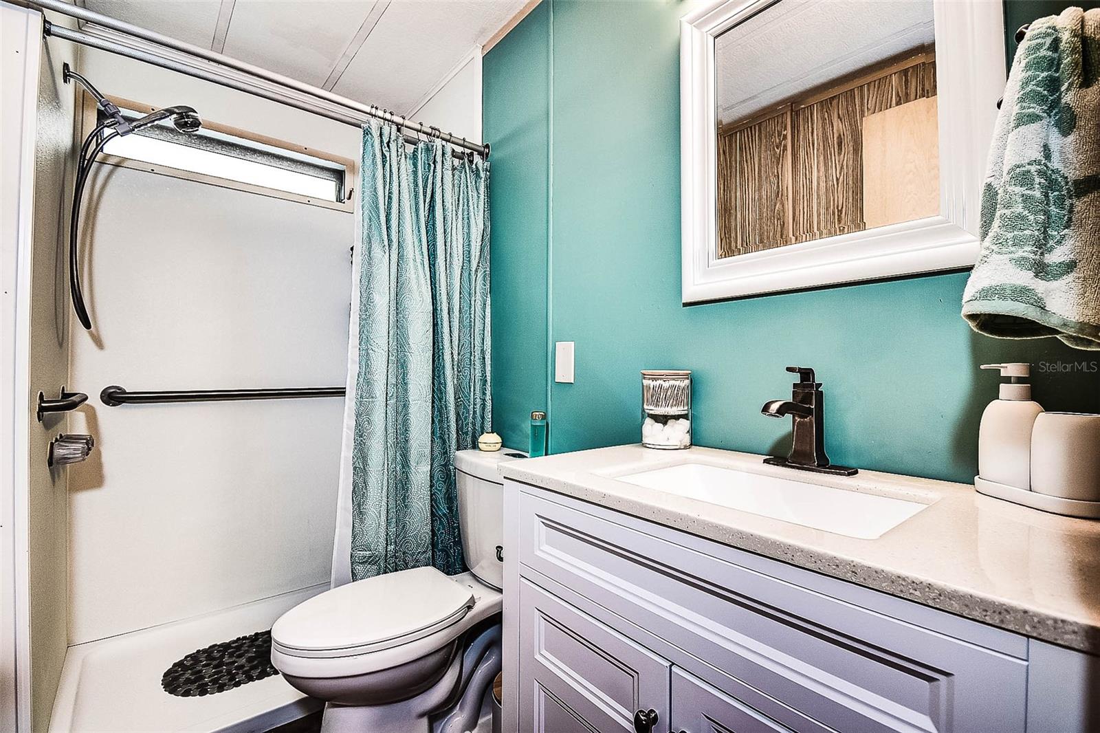 TB8436761 Property Photo