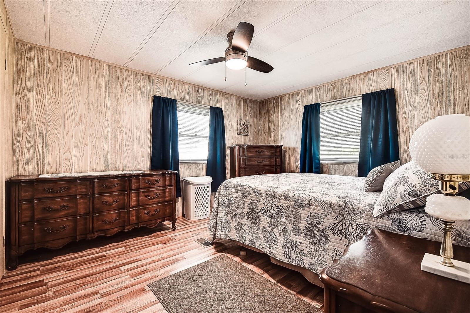 TB8436761 Property Photo