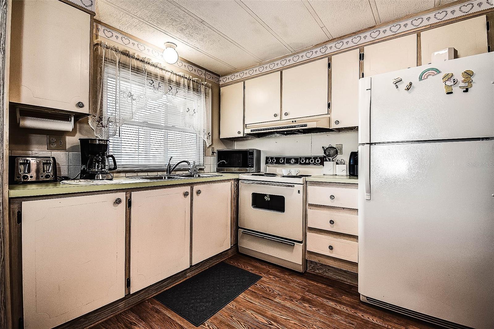 TB8436761 Property Photo