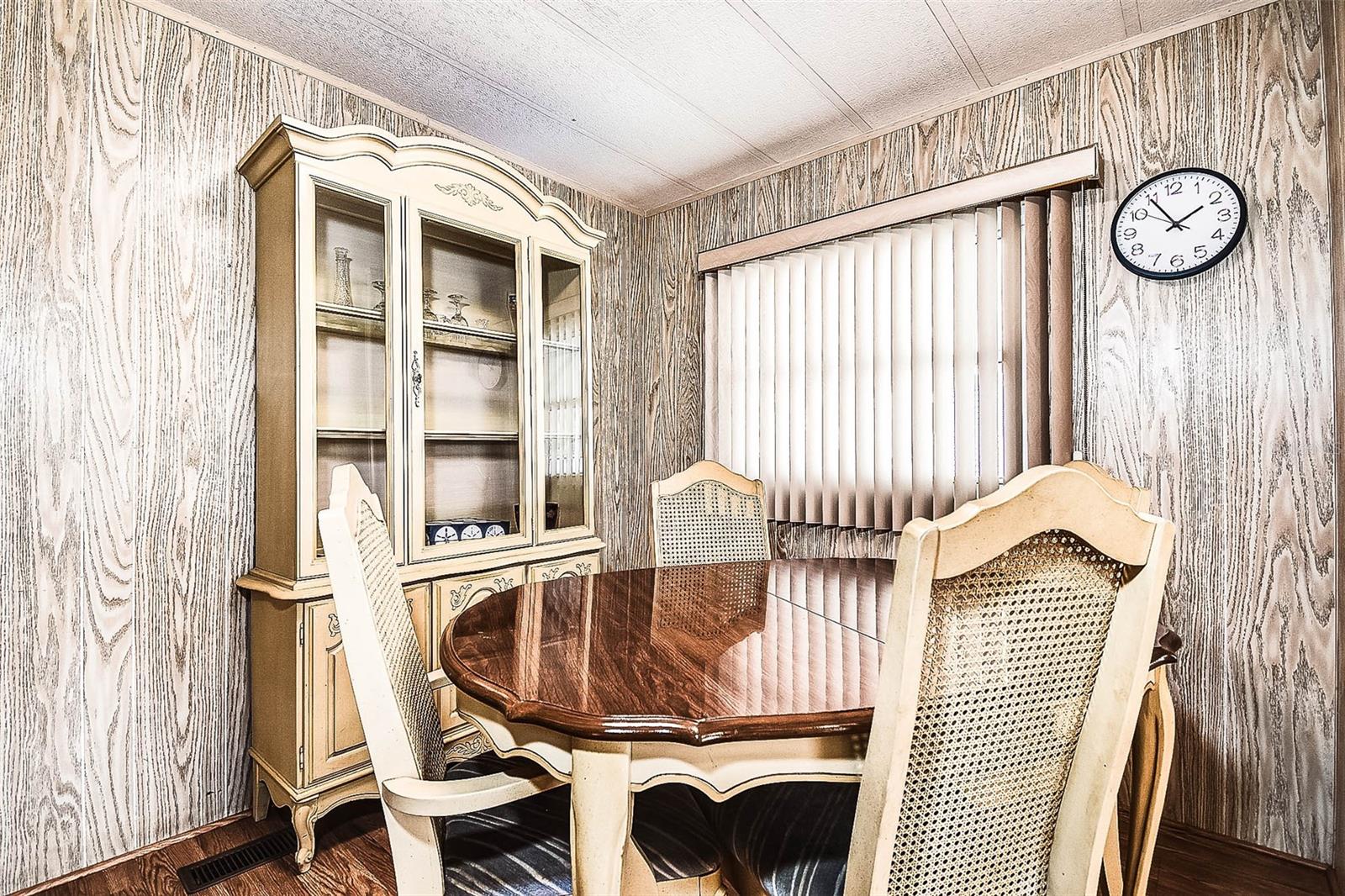 TB8436761 Property Photo