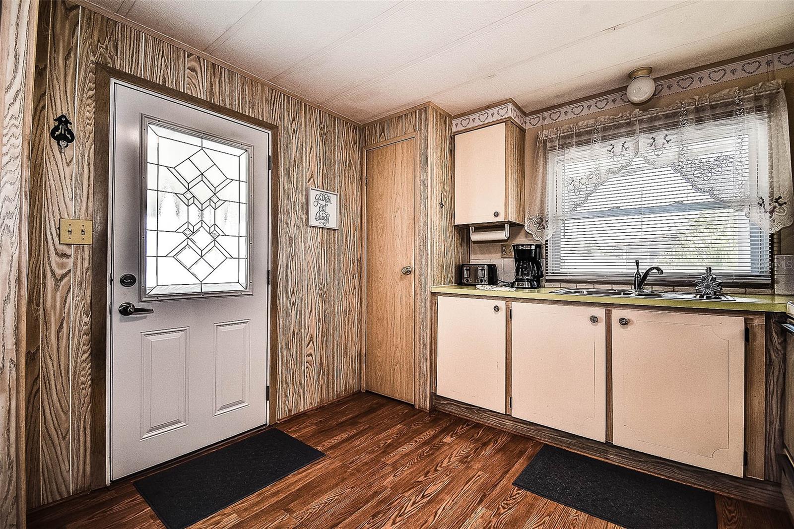 TB8436761 Property Photo