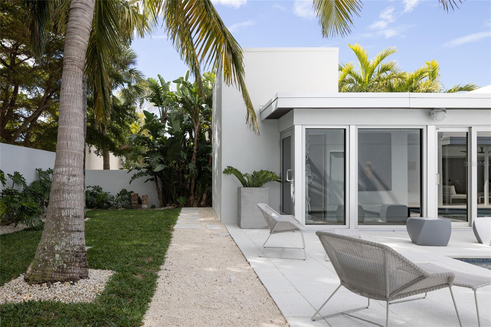 A4668129 Property Photo