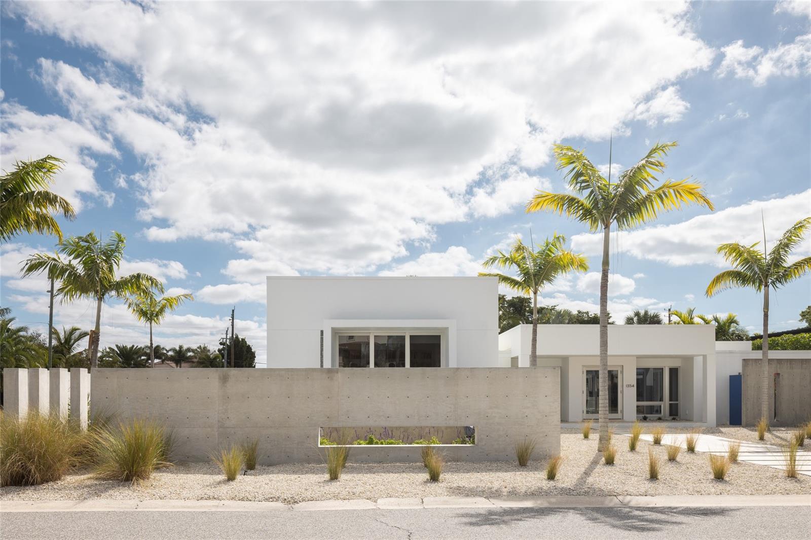 A4668129 Property Photo