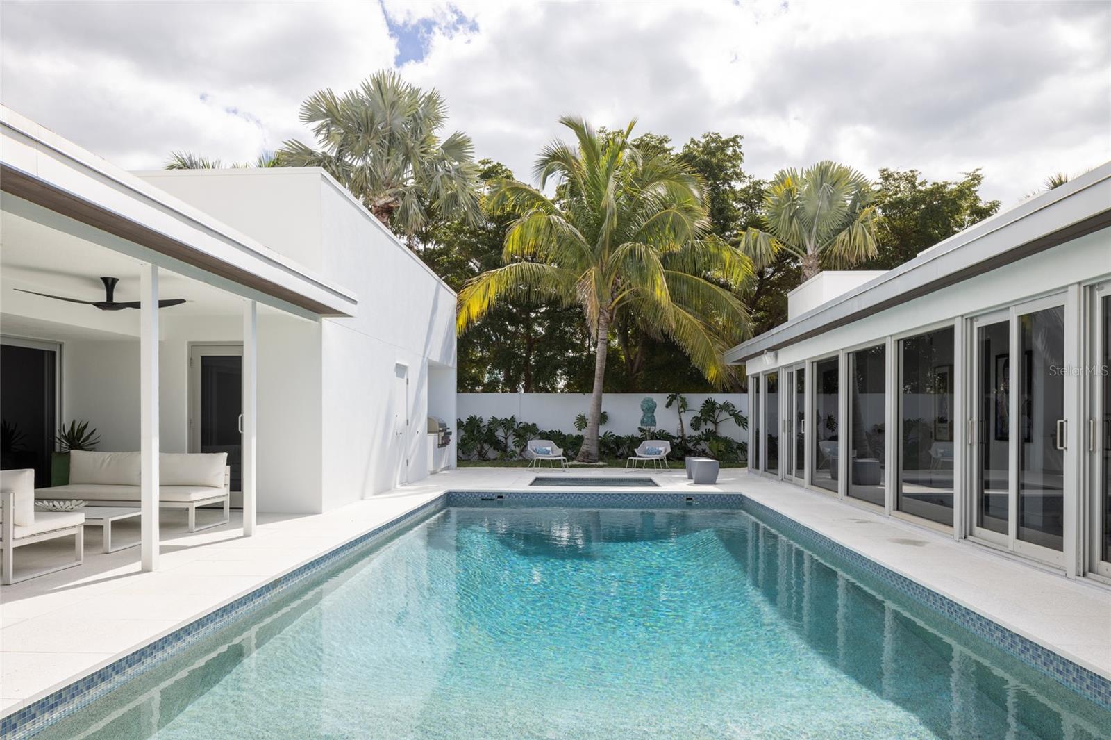 A4668129 Property Photo