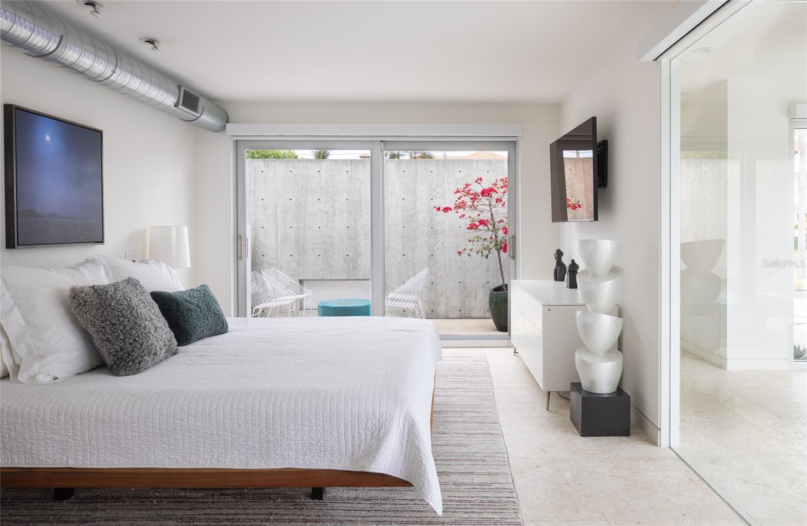 A4668129 Property Photo