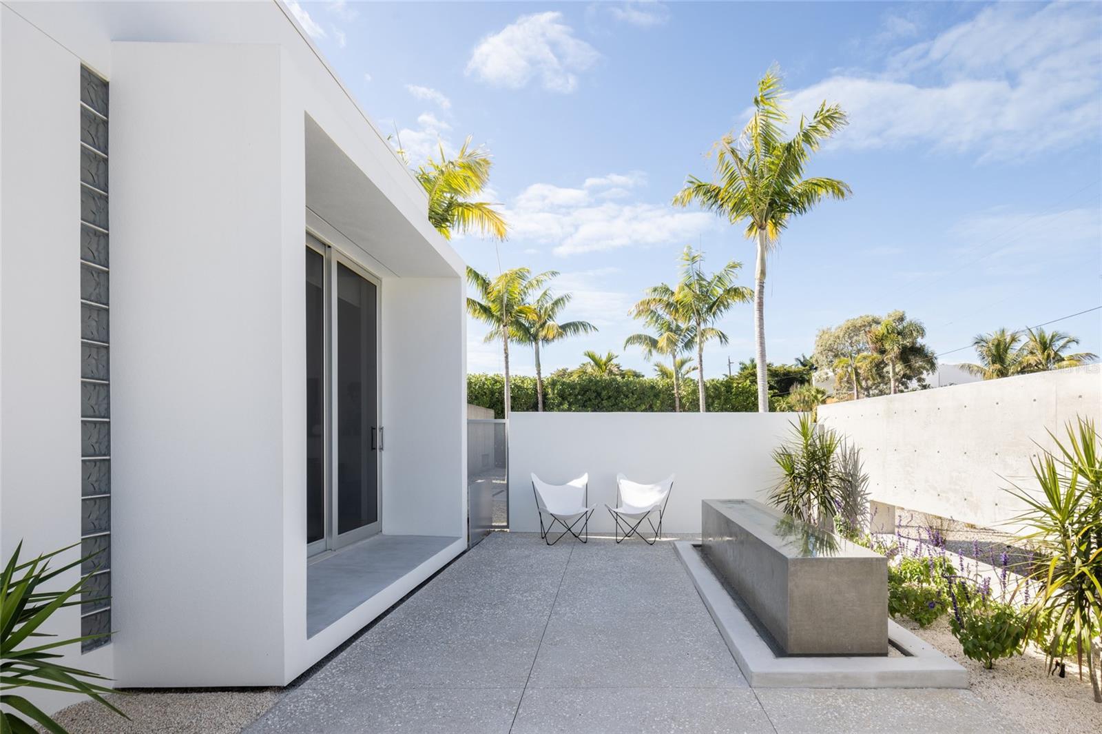 A4668129 Property Photo