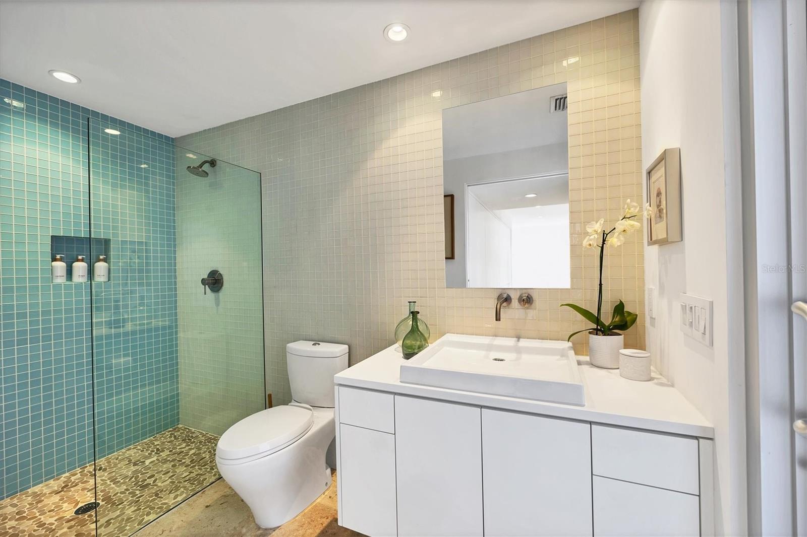 A4668129 Property Photo