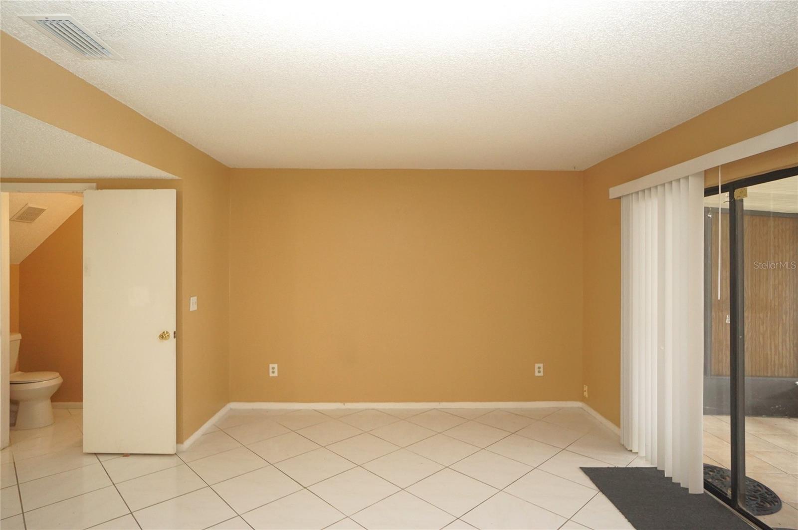 10049 LAKE OAK CIR, TAMPA, FL, 33624