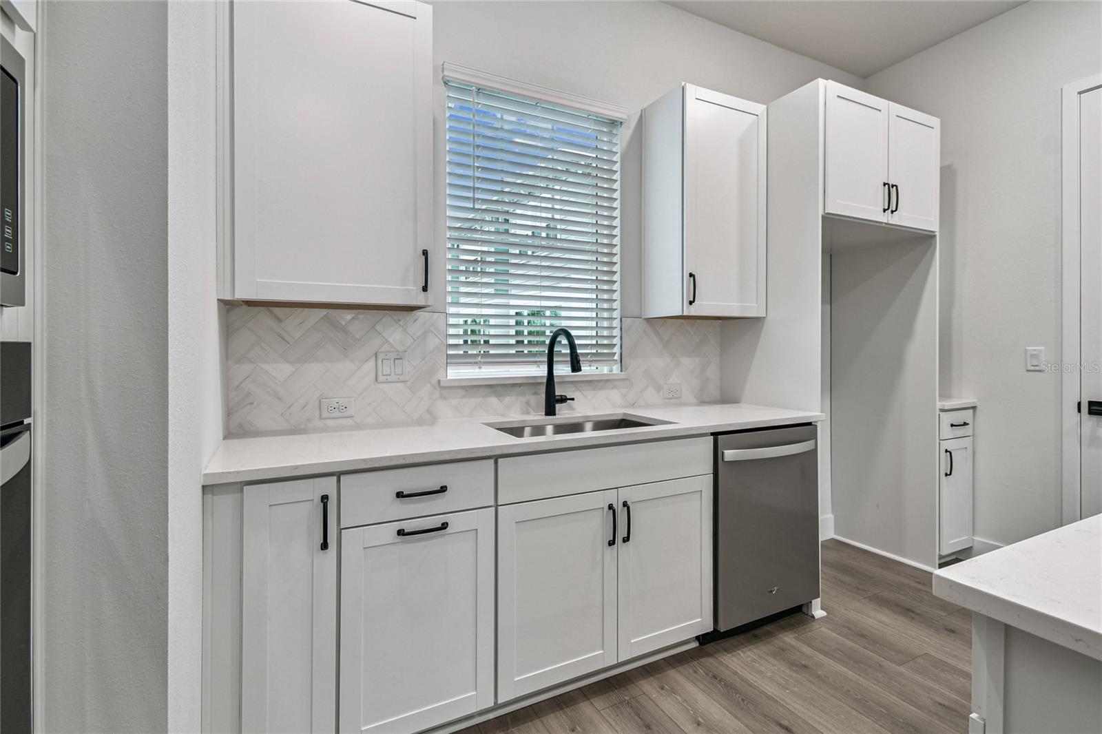 TB8436790 Property Photo