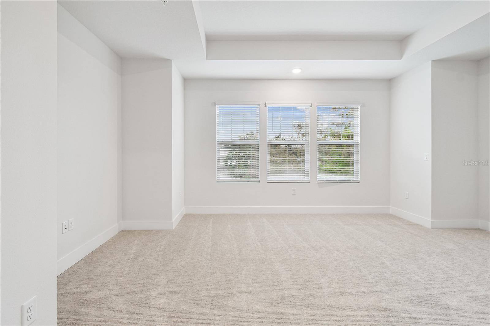 TB8436790 Property Photo