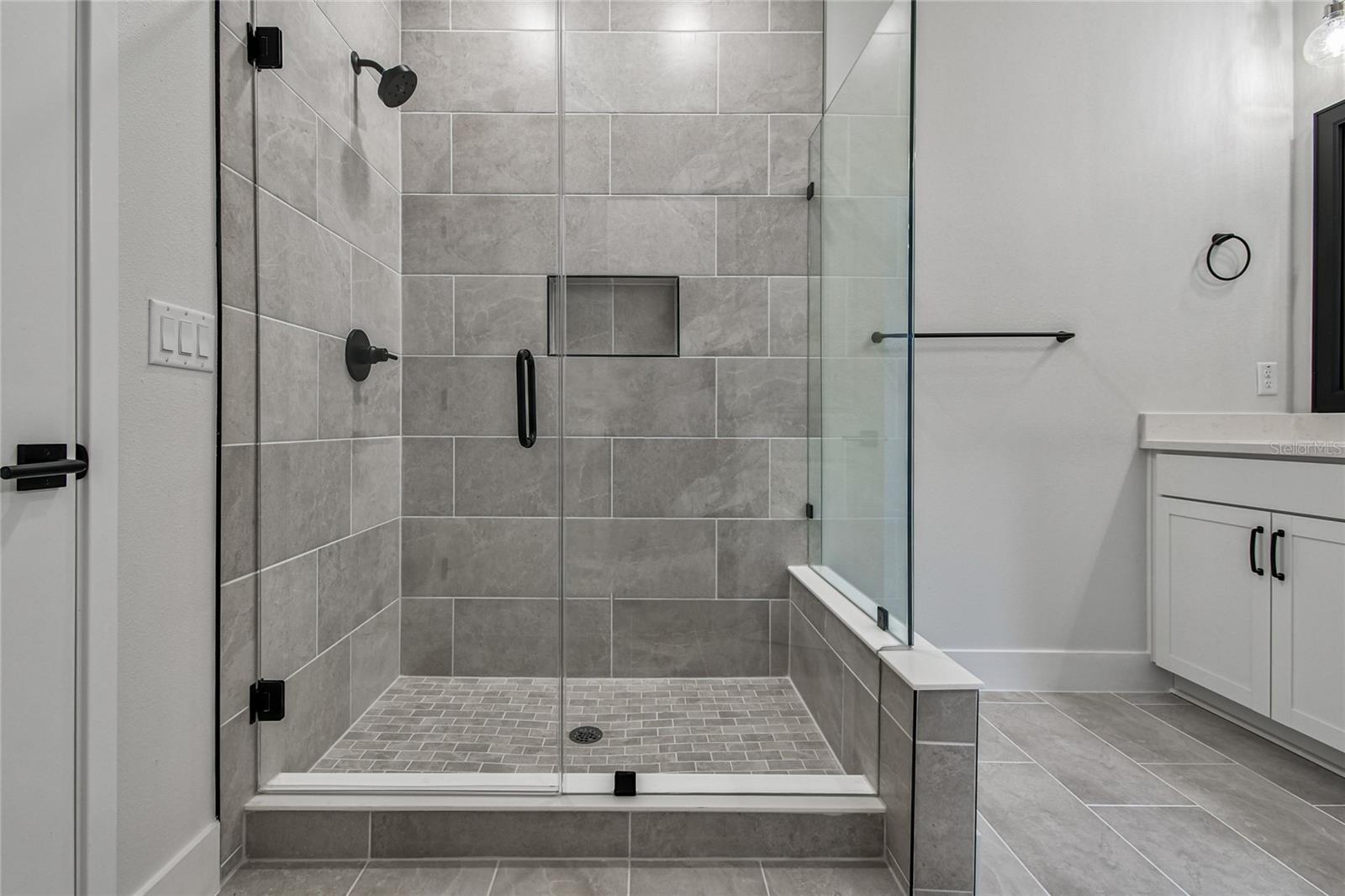 TB8436790 Property Photo