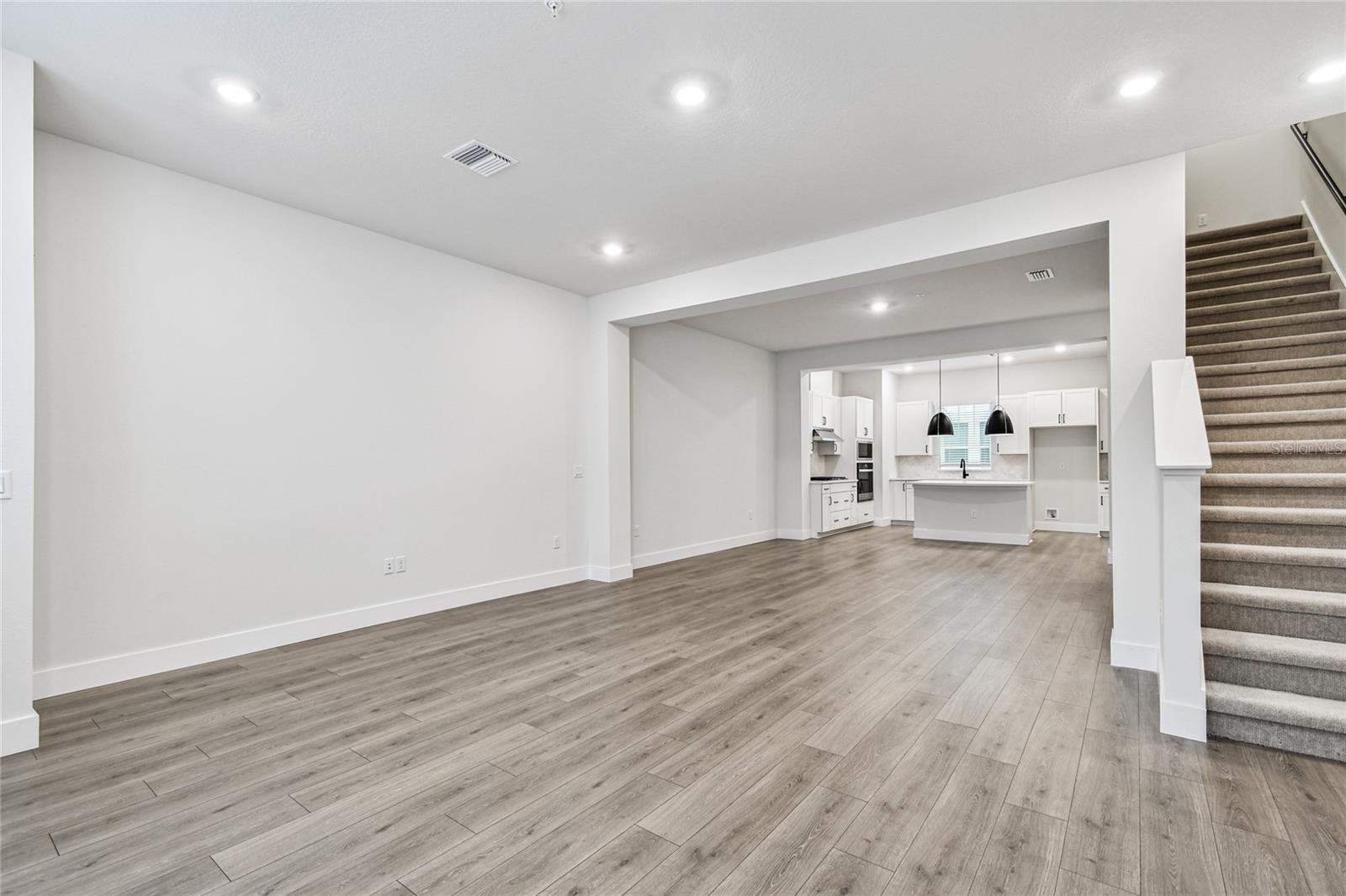 TB8436790 Property Photo