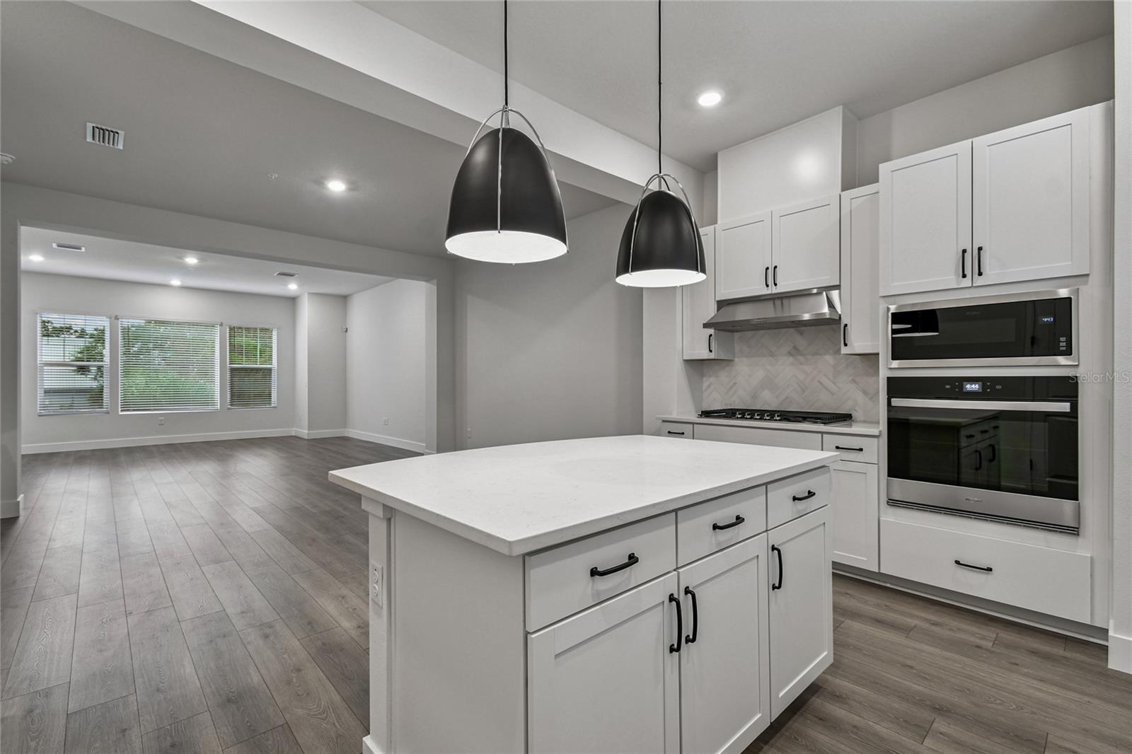 TB8436790 Property Photo