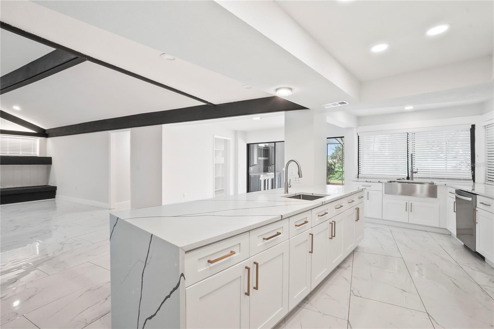 2103 DOEFIELD CT, VALRICO, FL, 33596