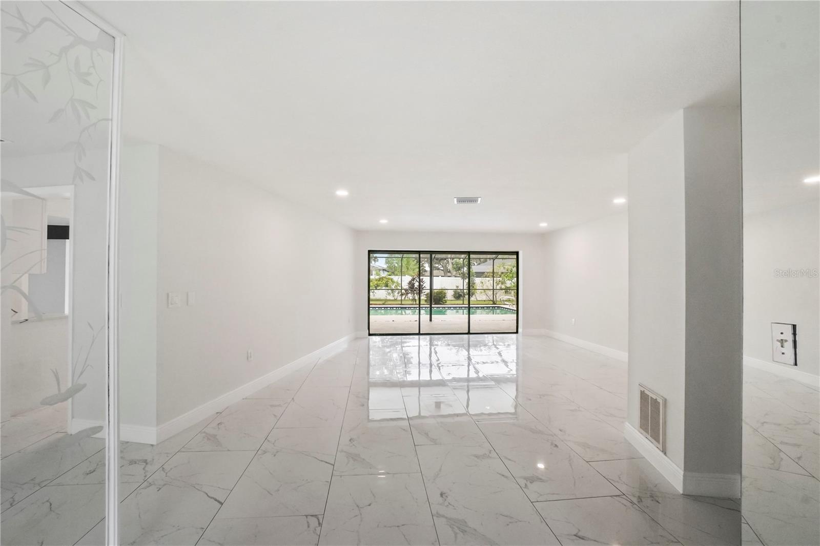 2103 DOEFIELD CT, VALRICO, FL, 33596