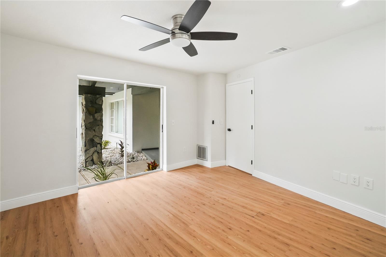 2103 DOEFIELD CT, VALRICO, FL, 33596