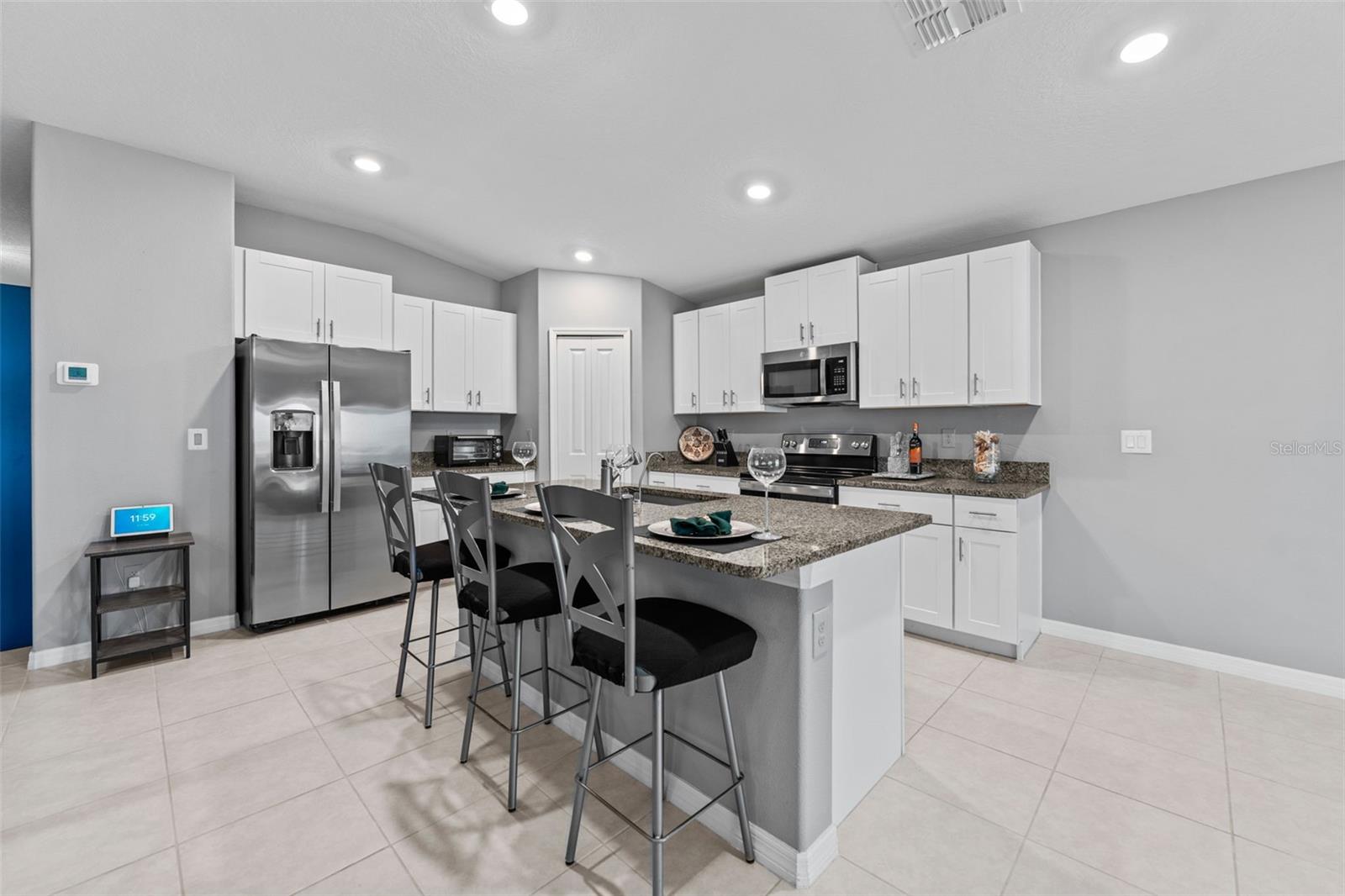 6494 BEVERLY HILLS DR, ZEPHYRHILLS, FL, 33541