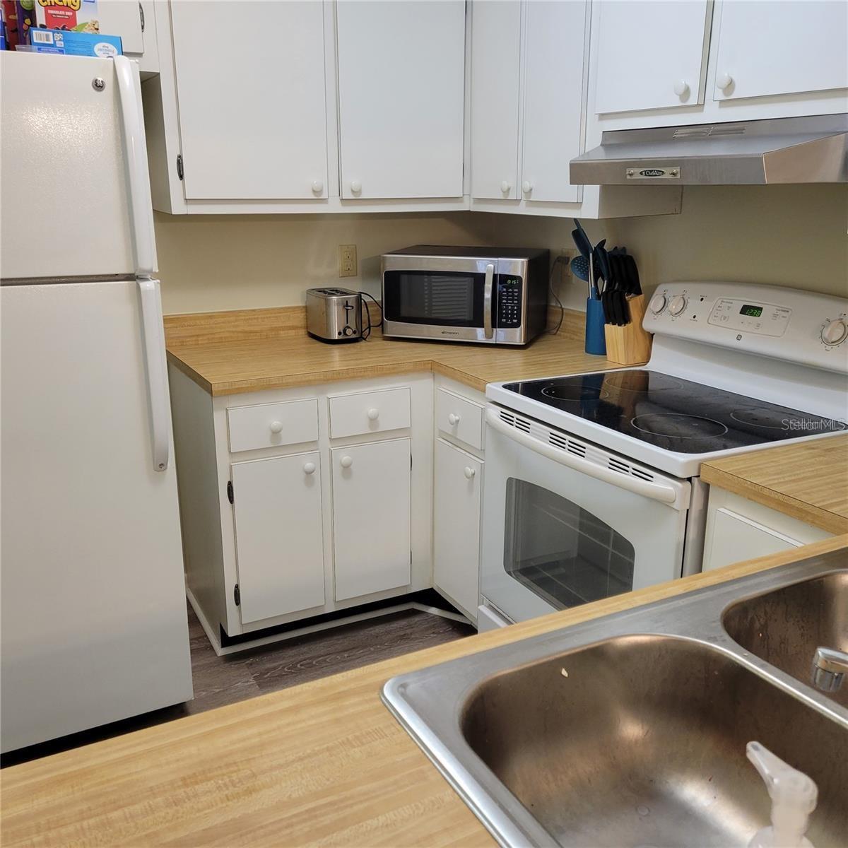 3275 BENEVA RD #104, SARASOTA, FL, 34232