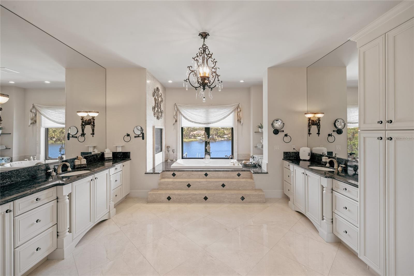 O6351672 Property Photo