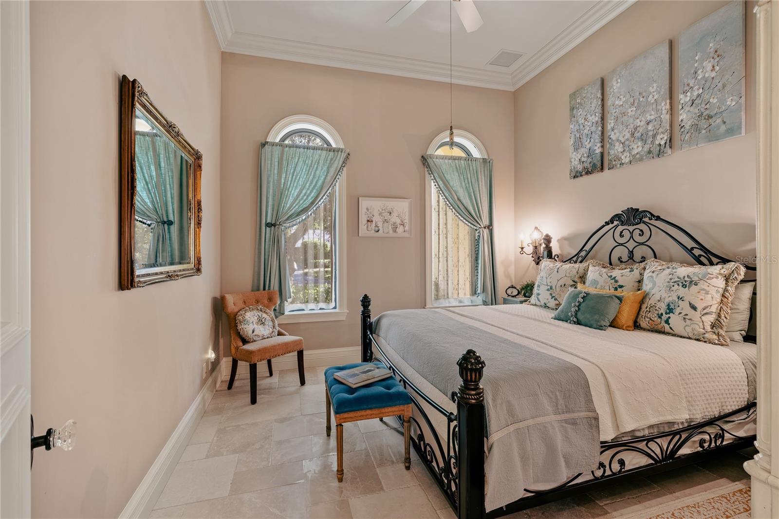 O6351672 Property Photo