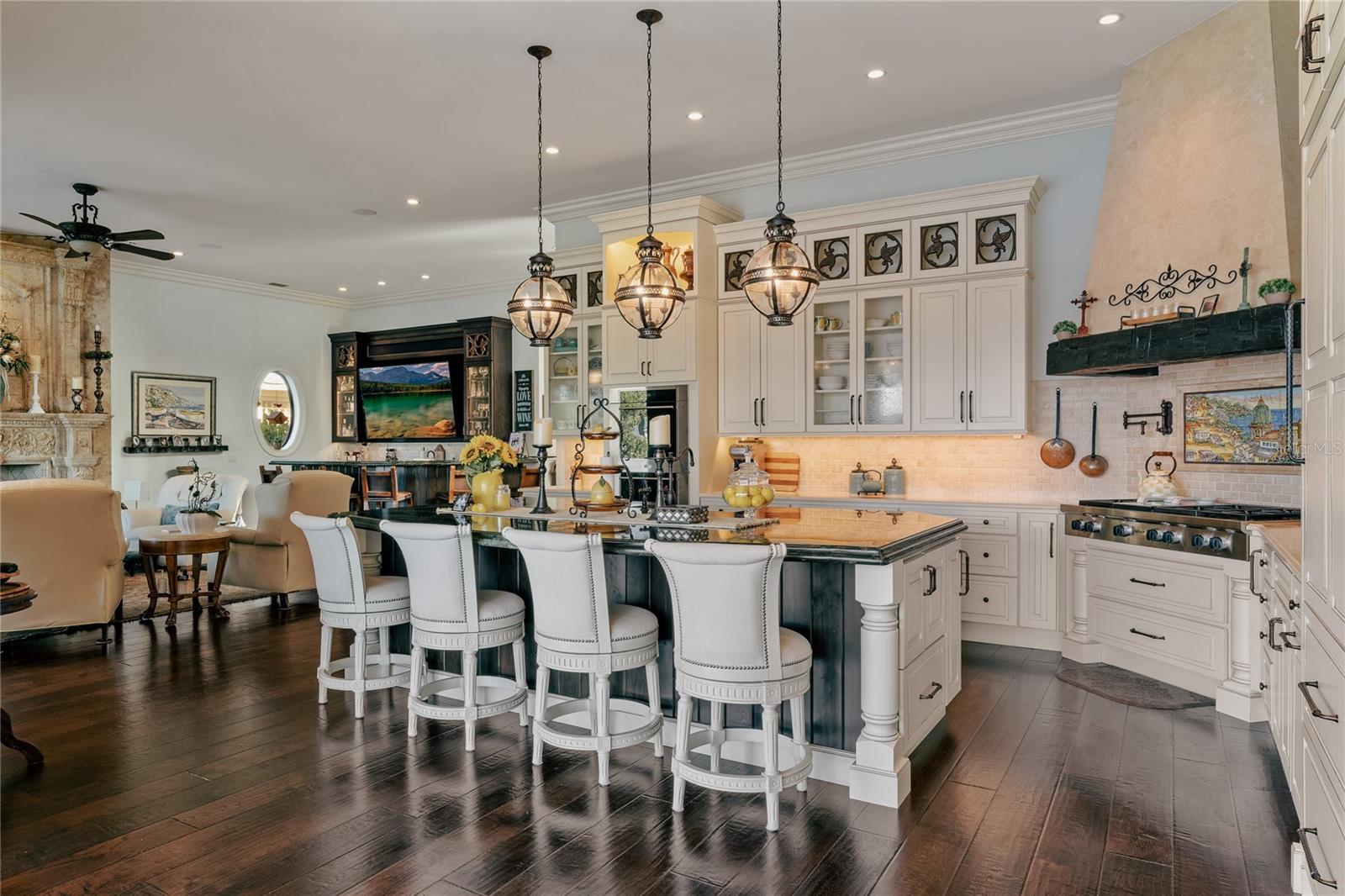 O6351672 Property Photo