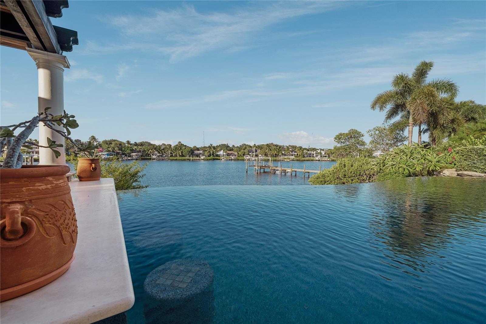 O6351672 Property Photo