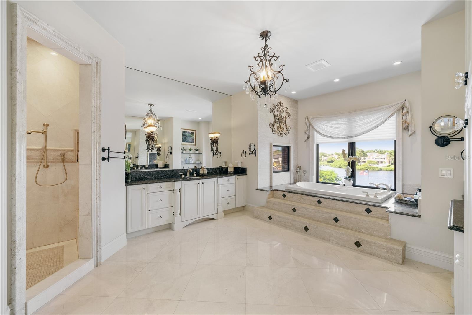 O6351672 Property Photo