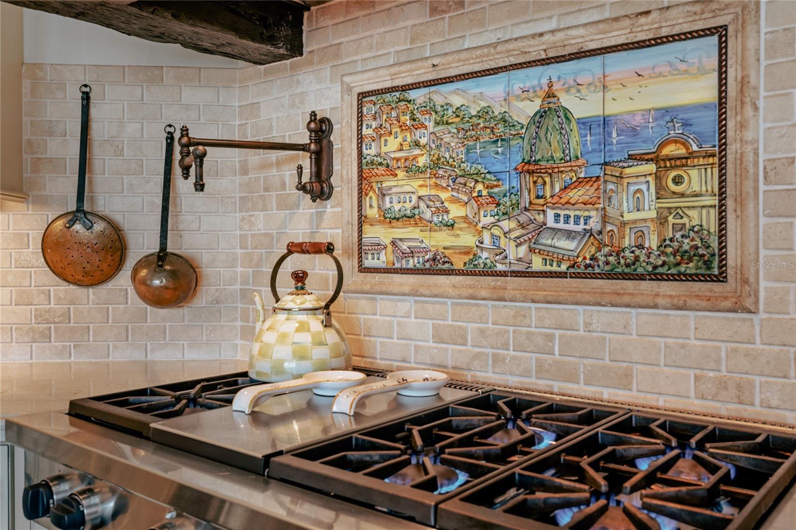 O6351672 Property Photo