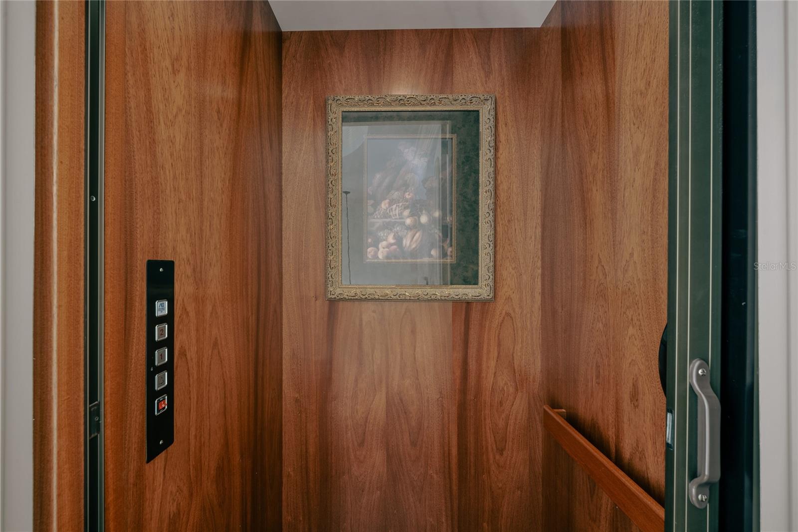 O6351672 Property Photo