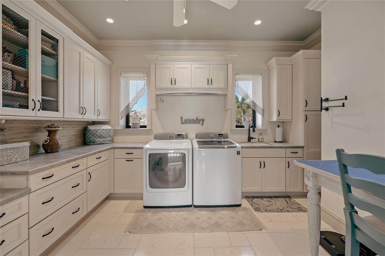 O6351672 Property Photo