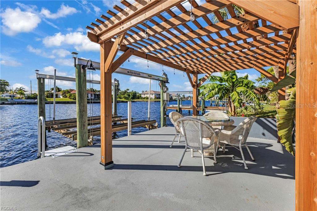 714 SE 43RD ST, CAPE CORAL, FL, 33904