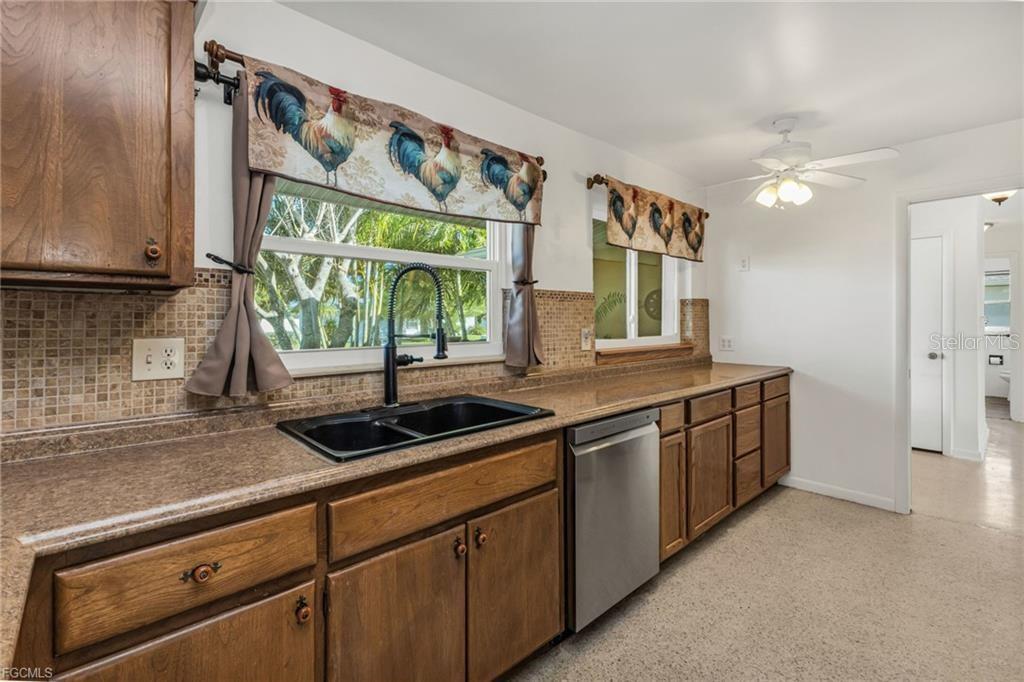 714 SE 43RD ST, CAPE CORAL, FL, 33904