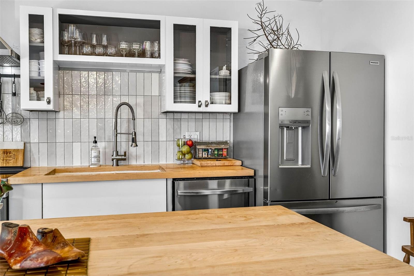 5184 BEACH DR SE #B, ST PETERSBURG, FL, 33705