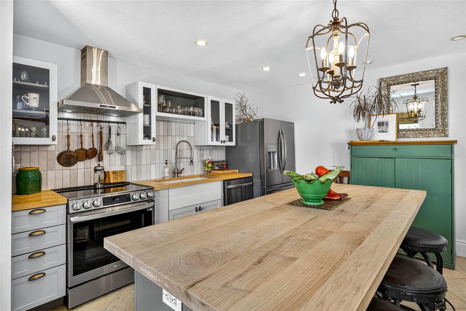 5184 BEACH DR SE #B, ST PETERSBURG, FL, 33705