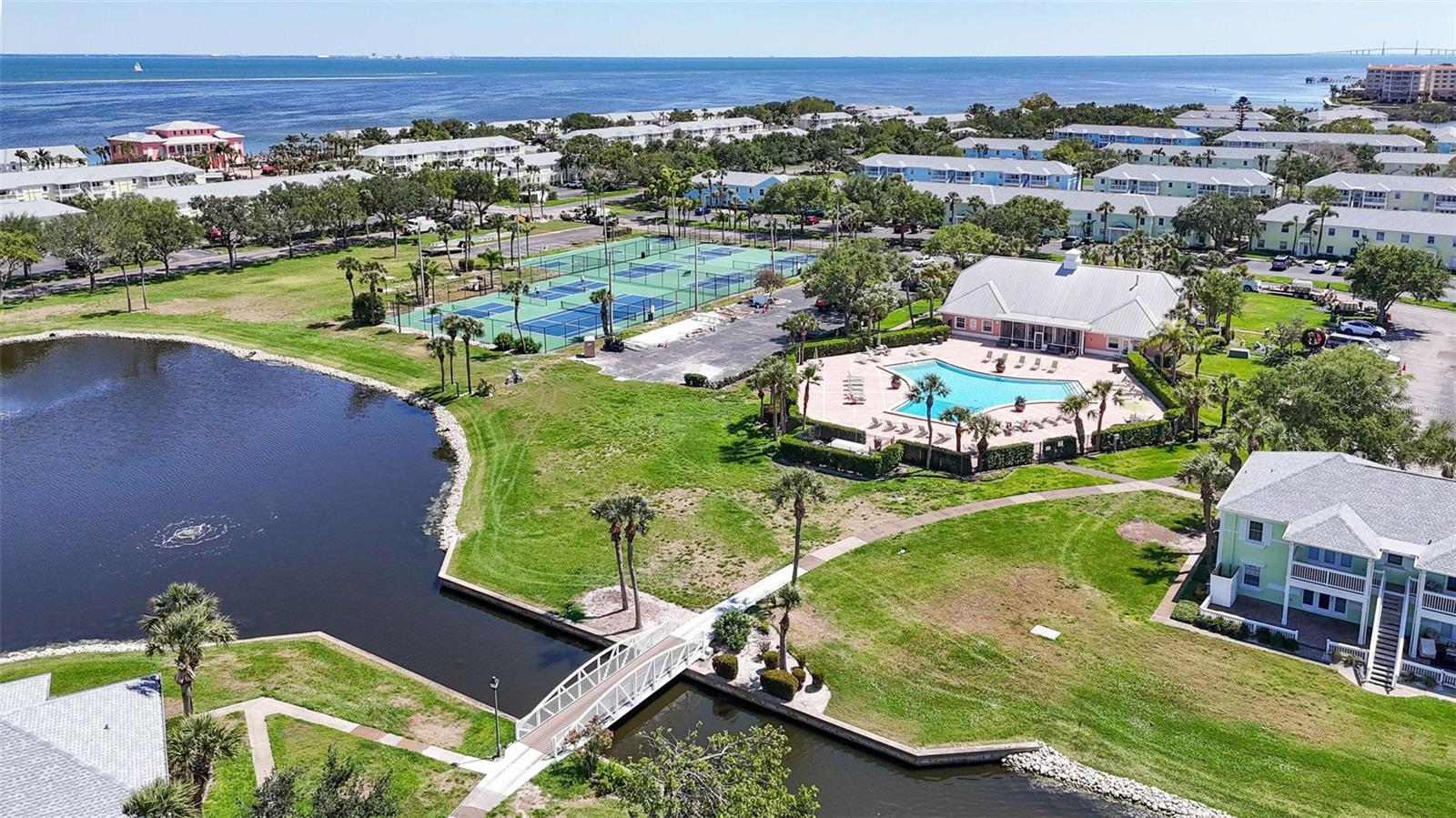 5184 BEACH DR SE #B, ST PETERSBURG, FL, 33705