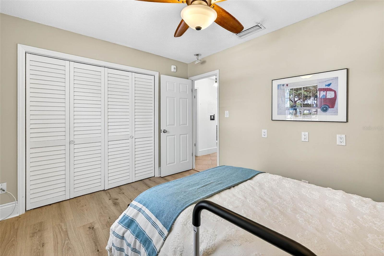 5184 BEACH DR SE #B, ST PETERSBURG, FL, 33705