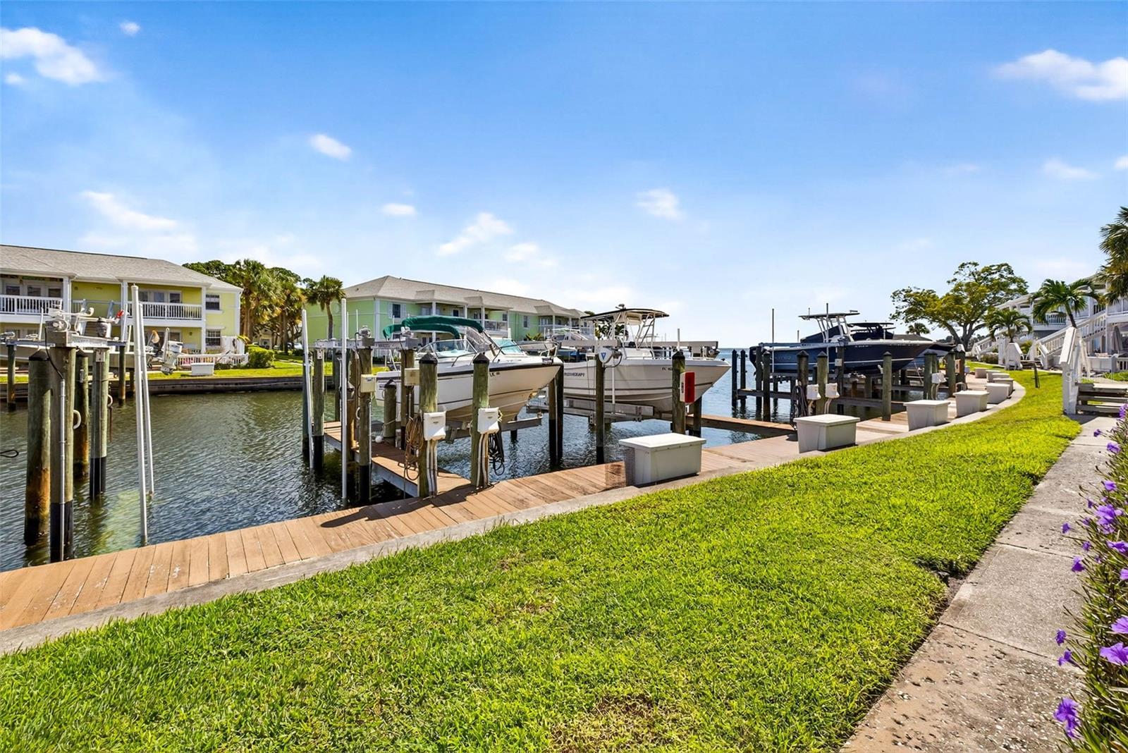 5184 BEACH DR SE #B, ST PETERSBURG, FL, 33705