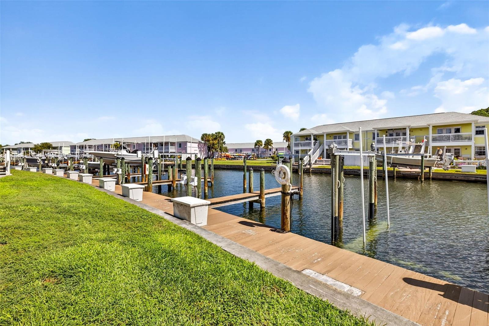 5184 BEACH DR SE #B, ST PETERSBURG, FL, 33705