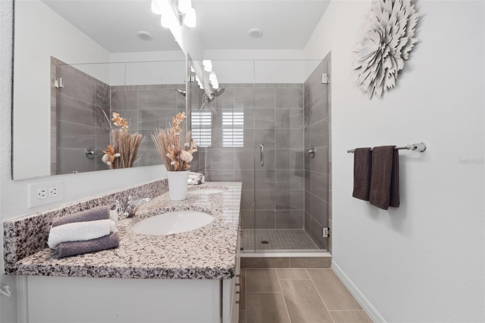 5179 AVALON PARK BLVD, WESLEY CHAPEL, FL, 33545