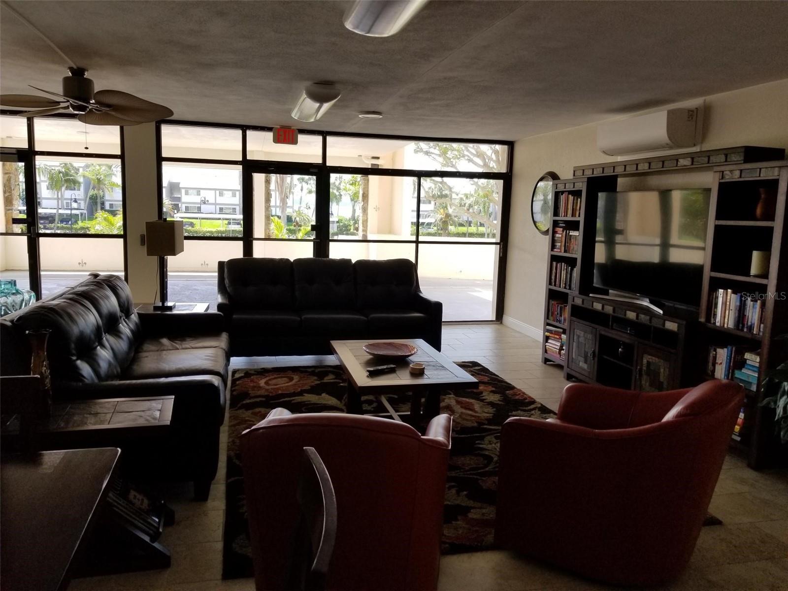 1270 GULF BLVD #302, CLEARWATER BEACH, FL, 33767