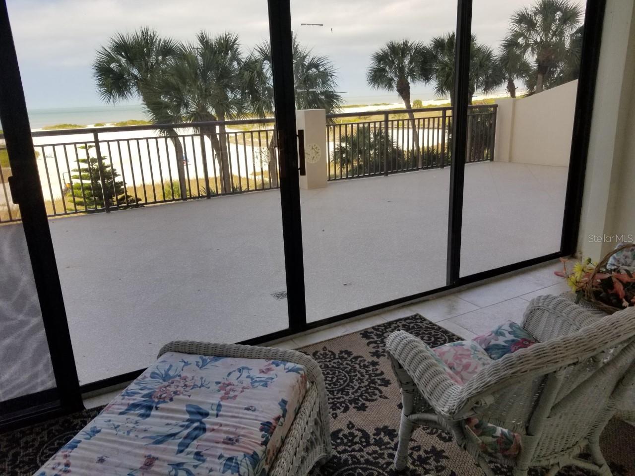 1270 GULF BLVD #302, CLEARWATER BEACH, FL, 33767