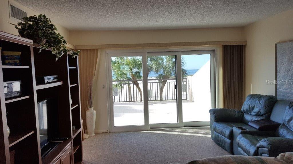 1270 GULF BLVD #302, CLEARWATER BEACH, FL, 33767