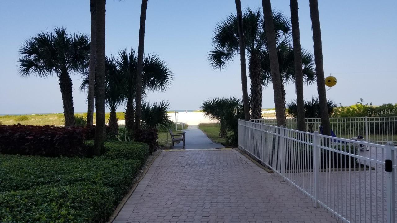 1270 GULF BLVD #302, CLEARWATER BEACH, FL, 33767