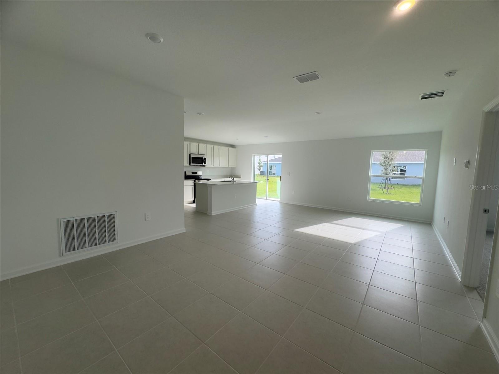 2018 LASSO LOOP, EAGLE LAKE, FL, 33839