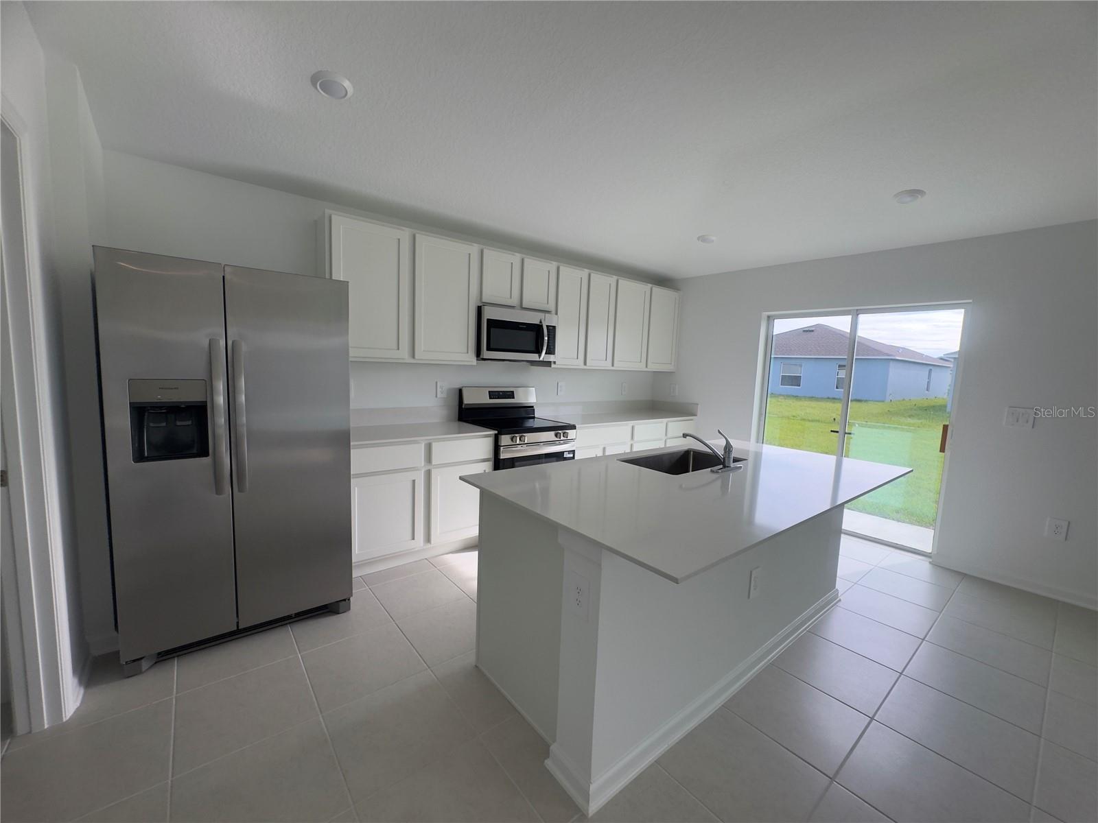 2018 LASSO LOOP, EAGLE LAKE, FL, 33839