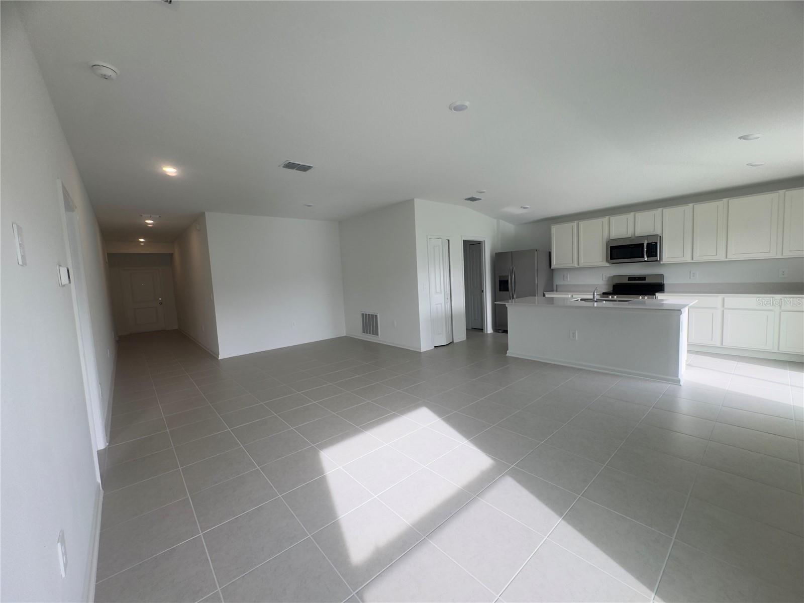 2018 LASSO LOOP, EAGLE LAKE, FL, 33839